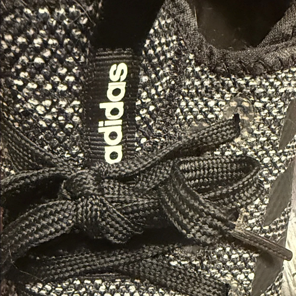 Adidas Women’s Black and White knit Sneakers Size 6 1/2 - Picture 2 of 5